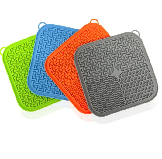 Zenpelo Calming Lick Mat for Dogs — Free Spatula Included